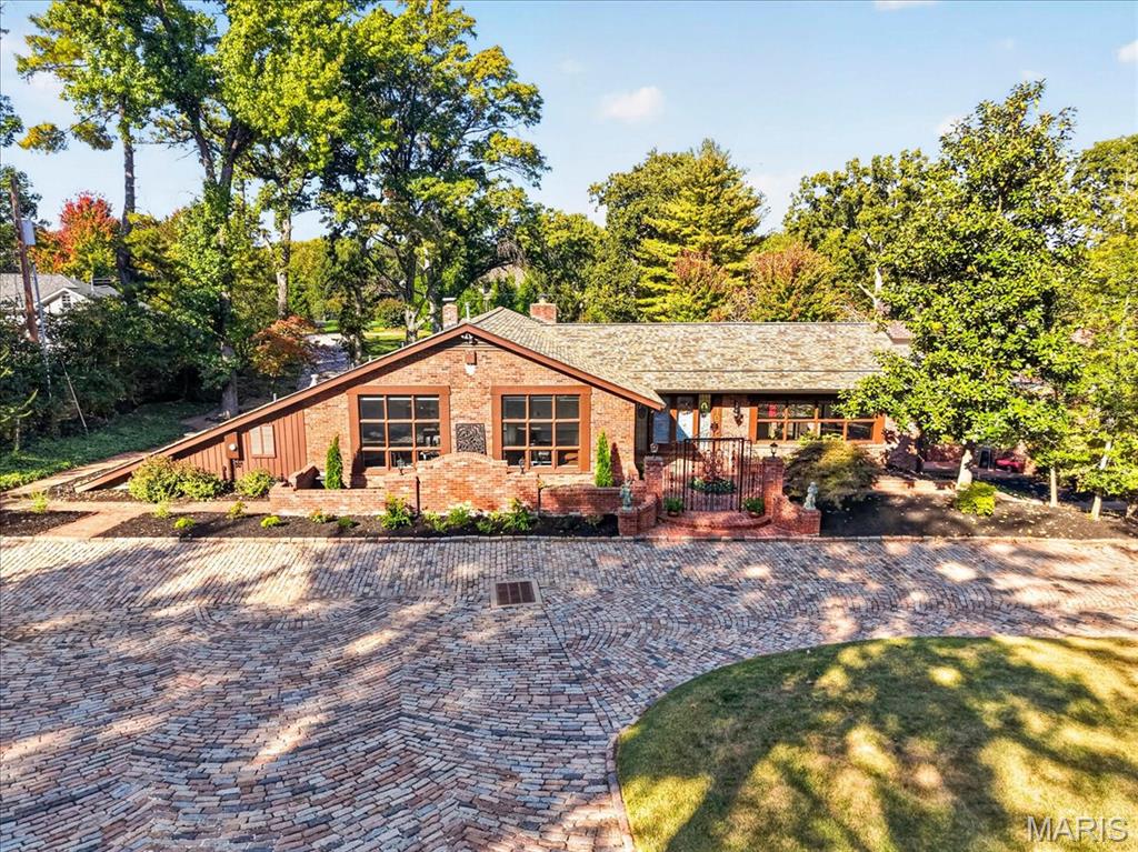 10 Vouga Lane