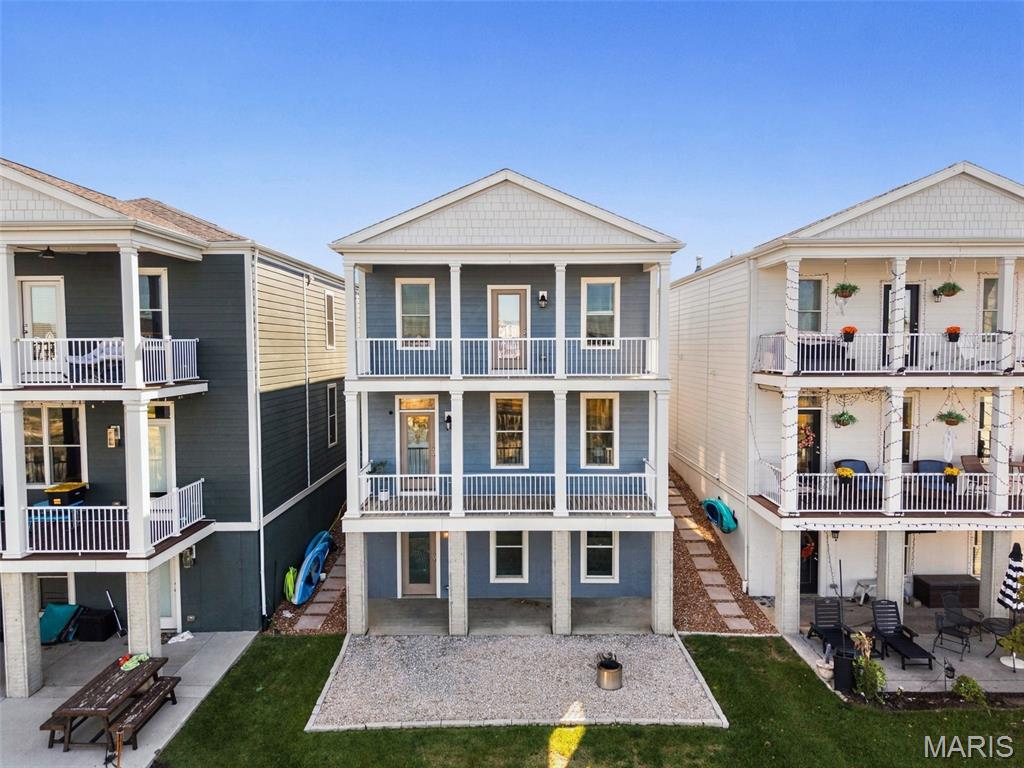 1020 Dyess Way