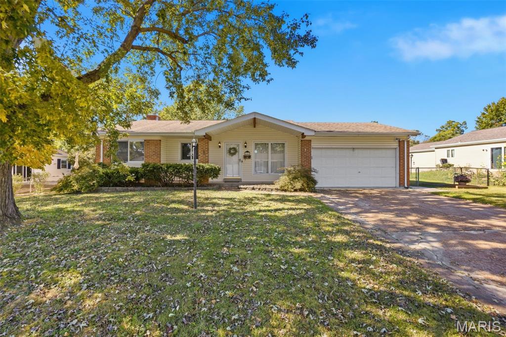 540 Coachway Lane