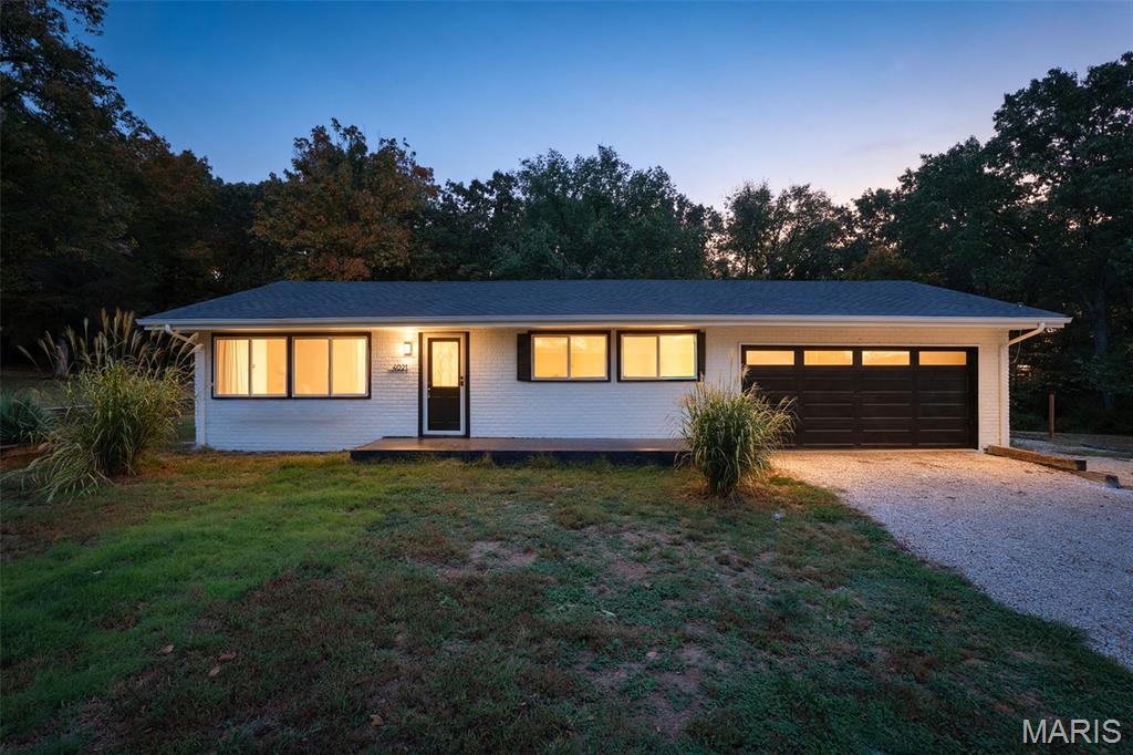 4021 Lakewood Drive